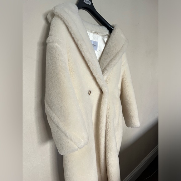 100% authentic Max Mara white teddy coat - Picture 3 of 4